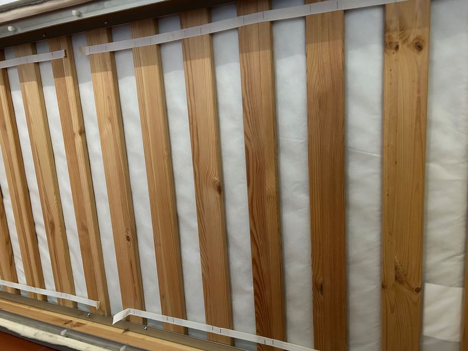 Sommier com pés em madeira - solteiro IKEA Espevär - mattress base.