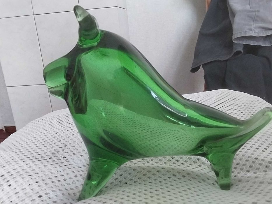 старі  важкі статуетки