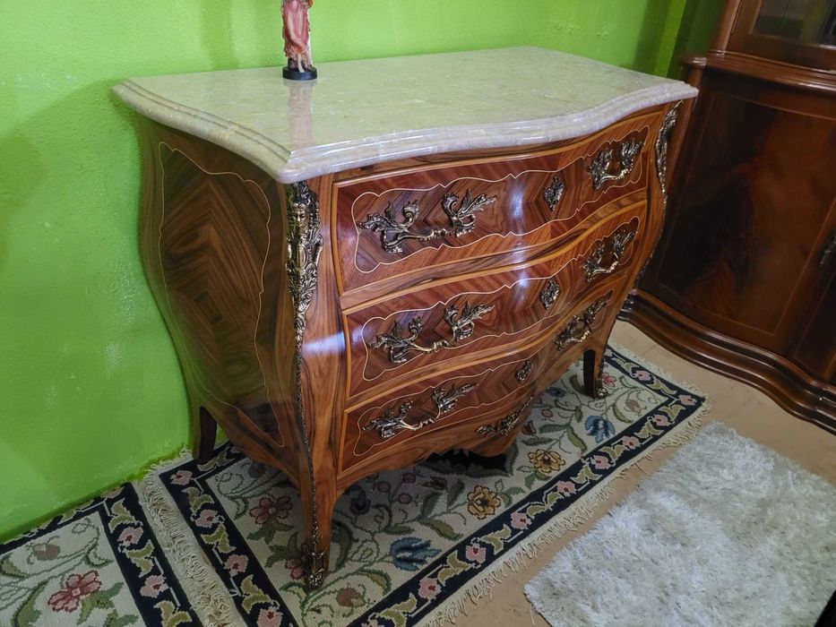 Lindíssima cómoda estilo Luís XV - óptimo estado