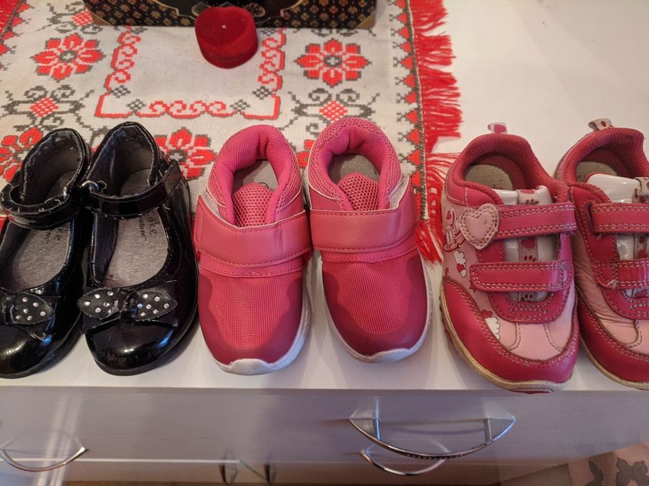 Взуття для дівчинки р 22