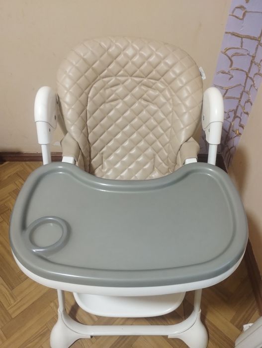 Дитячий столик для їди