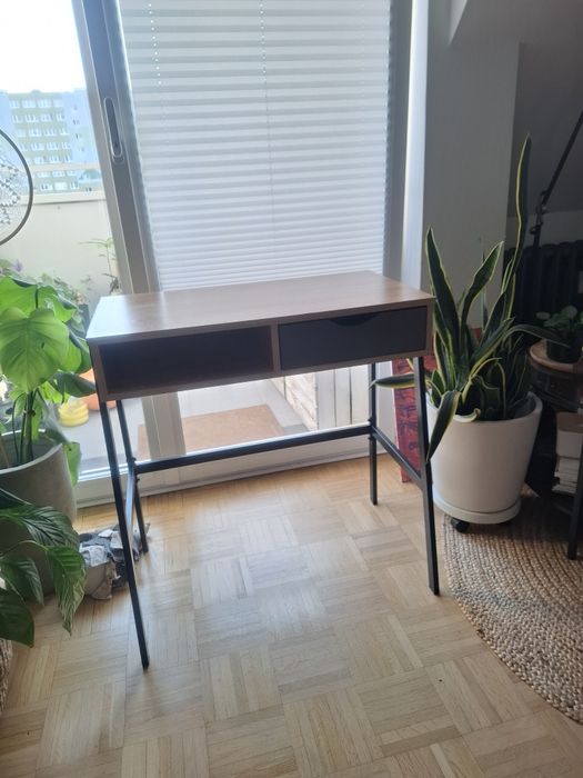 Konsola toaletka biurko czarne elementy