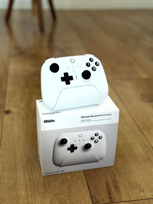 8BitDo Ultimate Bluetooth Switch 2 + stacja ładująca