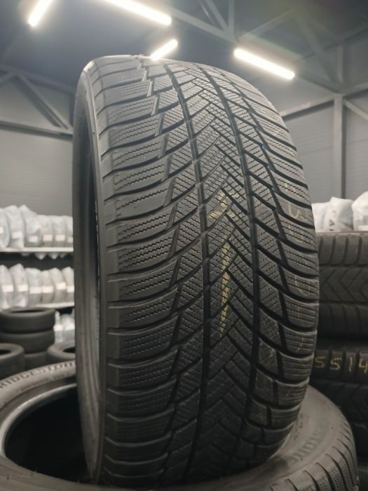 Зимові Шини БВ  235/50 R19  BRIDGESTONE  Blizzak LM-001  Склад