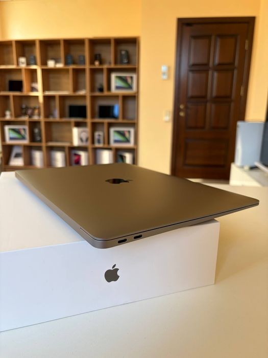 MacBook Air 13" Space Gray Late 2020 (MGN63)