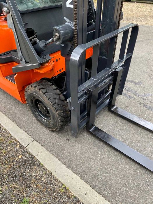 Wózek widłowy NISSAN PD01A15PQ gaz przesuw