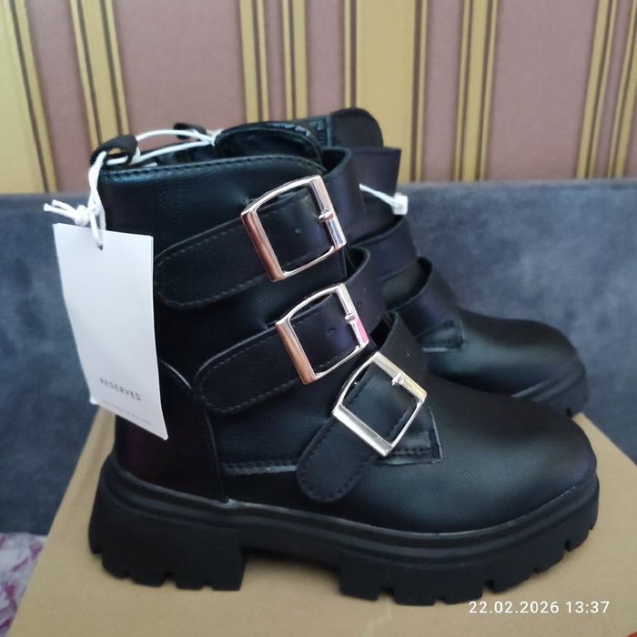 Весняні ботинки Reserved