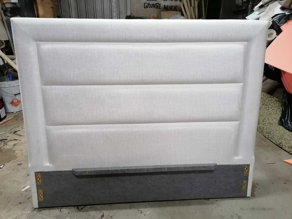 Cama estofada tecido com estrado elevatório