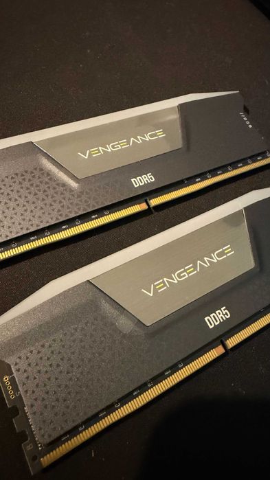 Corsair Vengeance RGB 64GB (2x32GB) DDR5-6000MHz CL30