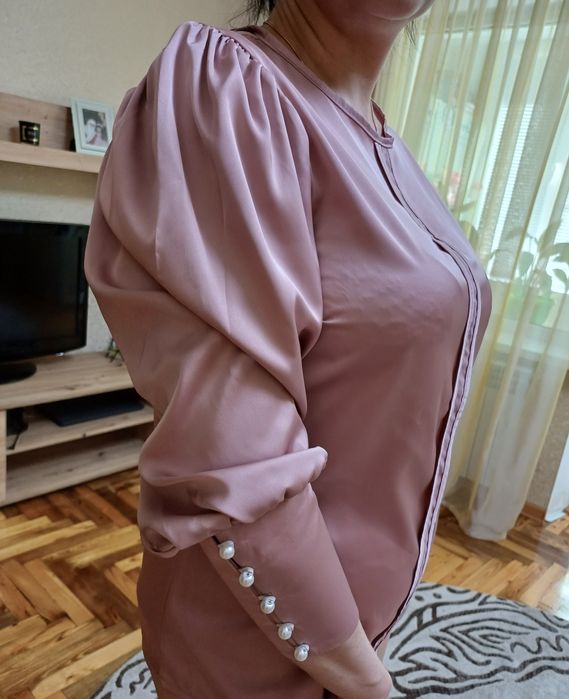 блузка нарядная .