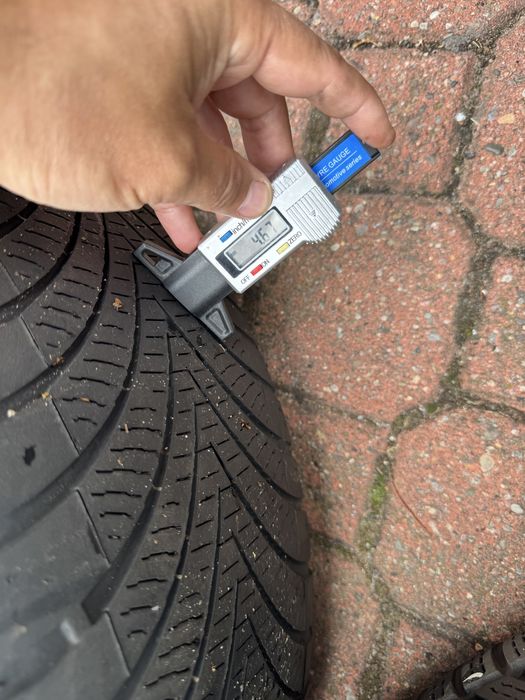 Шини зимові зима пара Kumho 255 55 R18 2022 р 5-6 мм Туарег Q7
