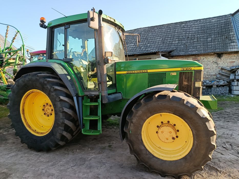 John Deere 6910 John Deere 6910