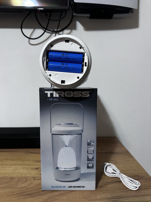 Продам кемпінговий ліхтарик tiross