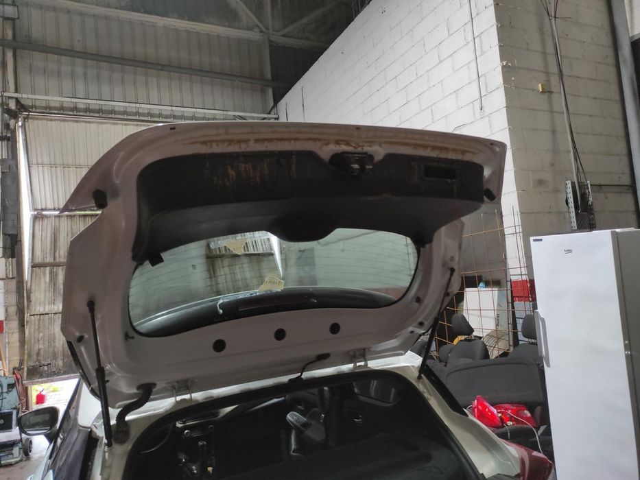 Mala Traseira Nissan Micra K14