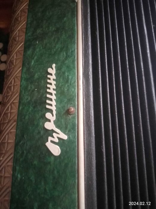 Баян кремінне робочий,но так собі