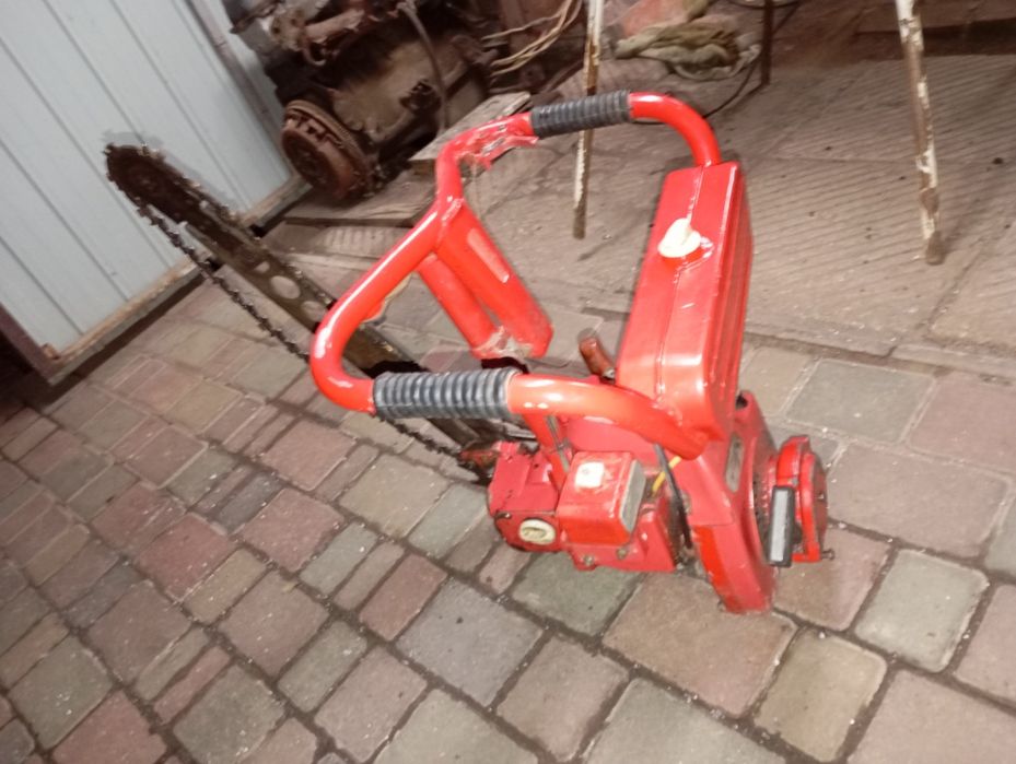 Продам бензопилу Урал 2т