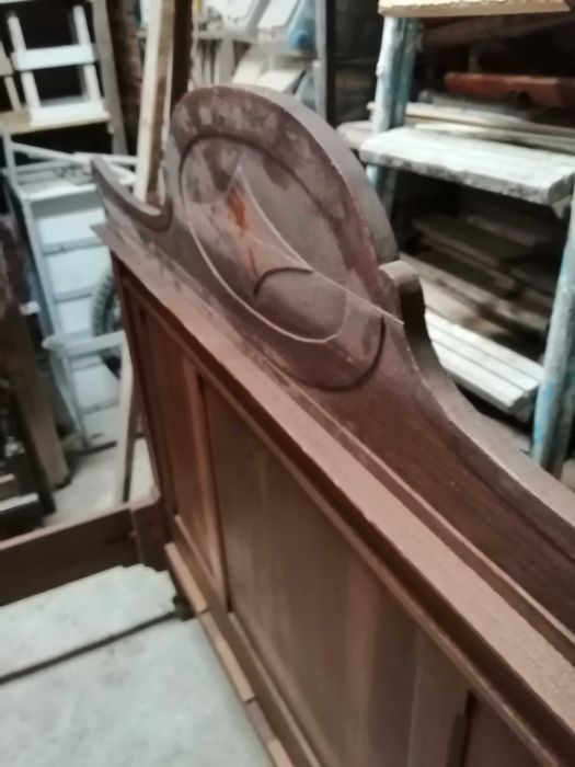 cama de casal antiga , ver bem as fotos e ler o anuncio