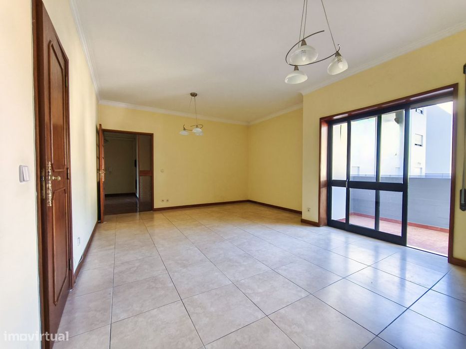 Apartamento T3 com varanda e terraço, Centro de Ponte de Lima
