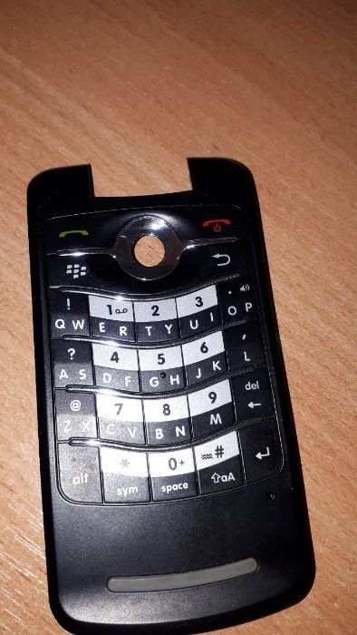 Продам корпус биу с рабочим экраном для Blackberry 8220