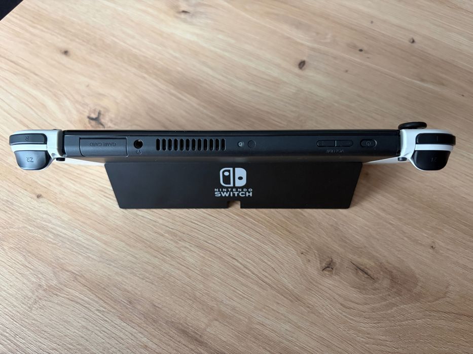 Nintendo Switch OLED 64 GB White – pełny komplet