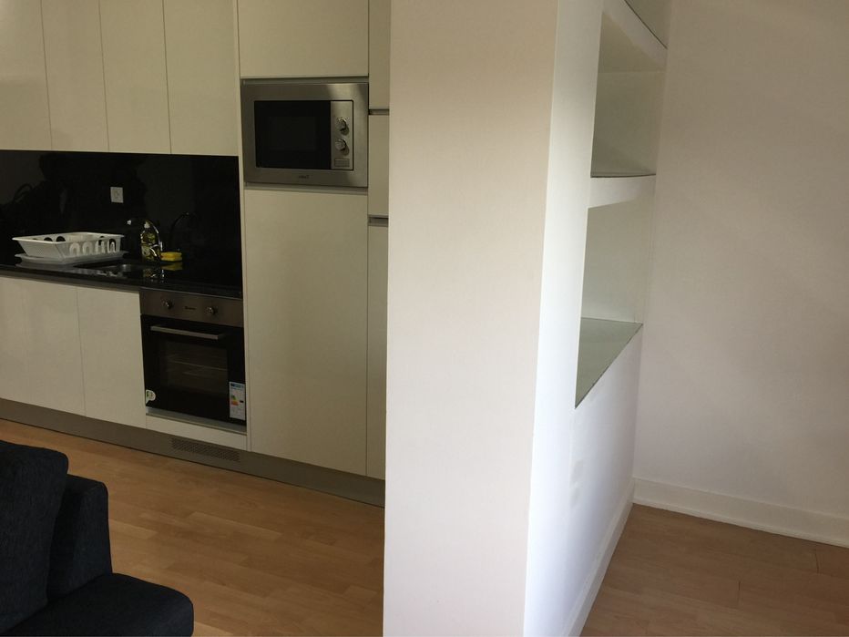 Arrenda se t1 maia centro (estação metro fórum)