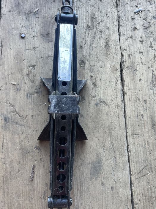 Докатка, домкрат та рвзне для BMW X3e83