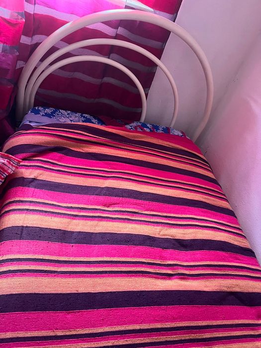 Cômoda e cama e baú