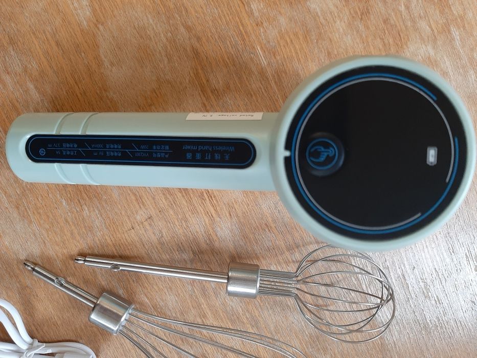 Misturador / Batedeira portátil nova