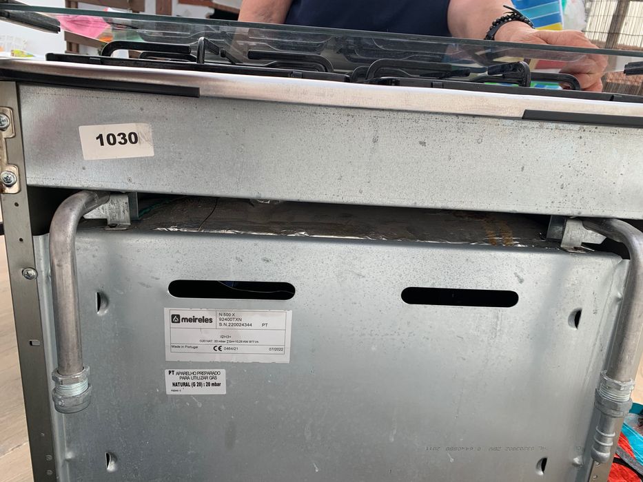 Fogão adaptado a gás natural e botija