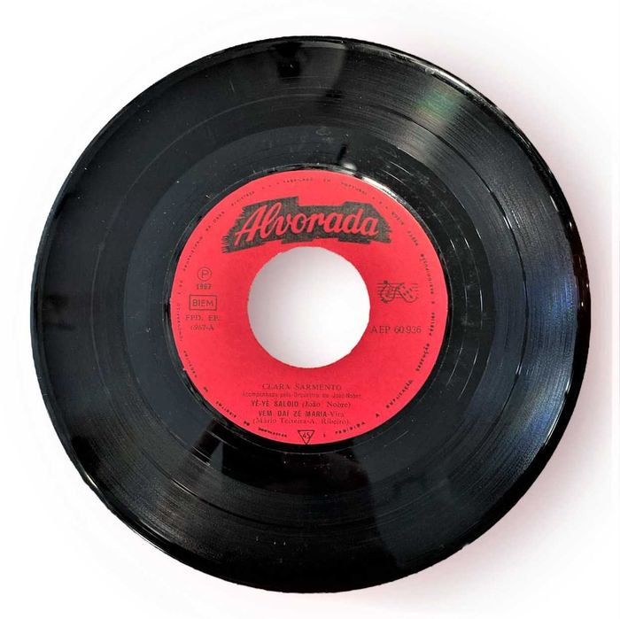 Disco Vinil  - Single -  Clara Sarmento – Yé yé(Autografado)