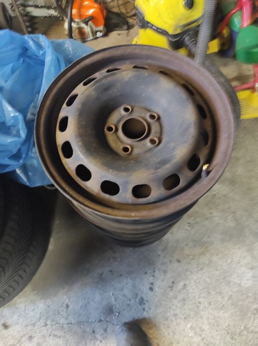 Sprzedam felgi stalowe