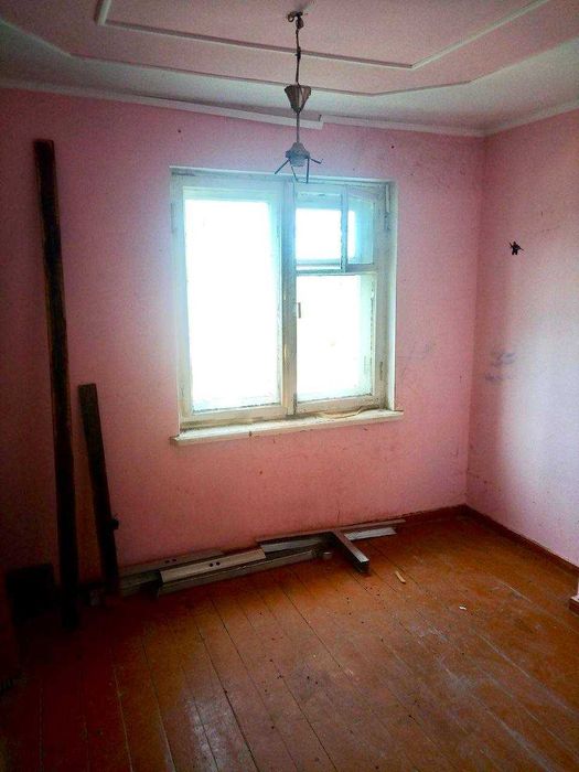 Продам 3-кімнатну квартиру з земельною ділянкою в Солотвині