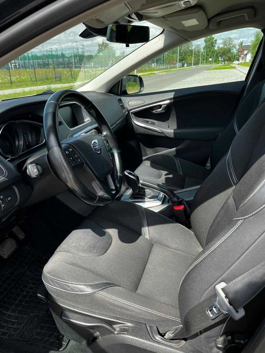 Volvo v40 automat