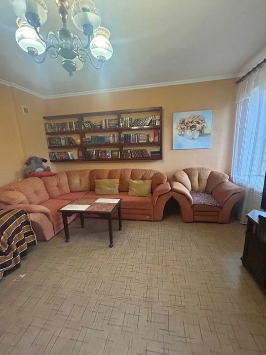Продам 2 ком. кв. на Подоле, ул гер. Азова.