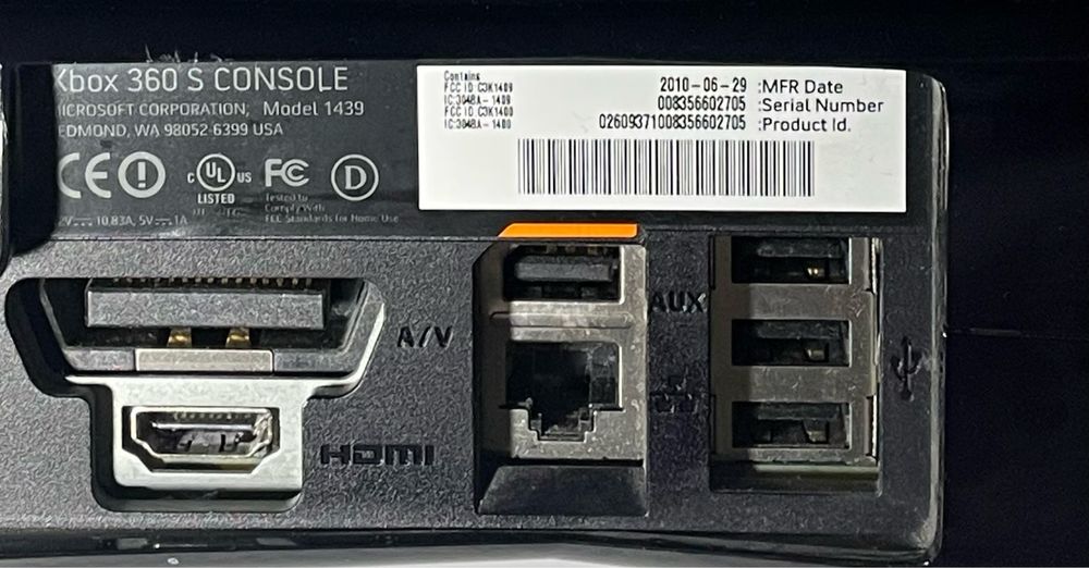 Konsola Microsoft Xbox 360 Slim 250GB z Kinect, 2 gry, pad - sprawna