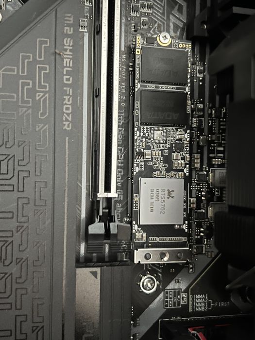 Ssd m2  nvme adata sx8100 2tb  практически новый!