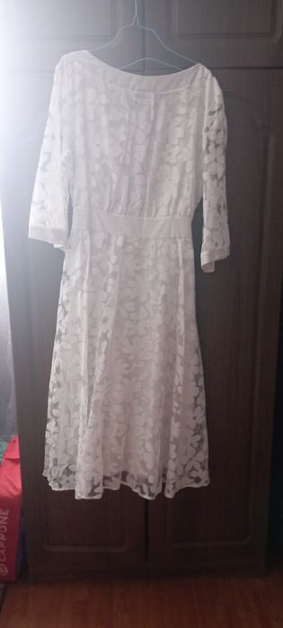 Продам сукню, легка біла