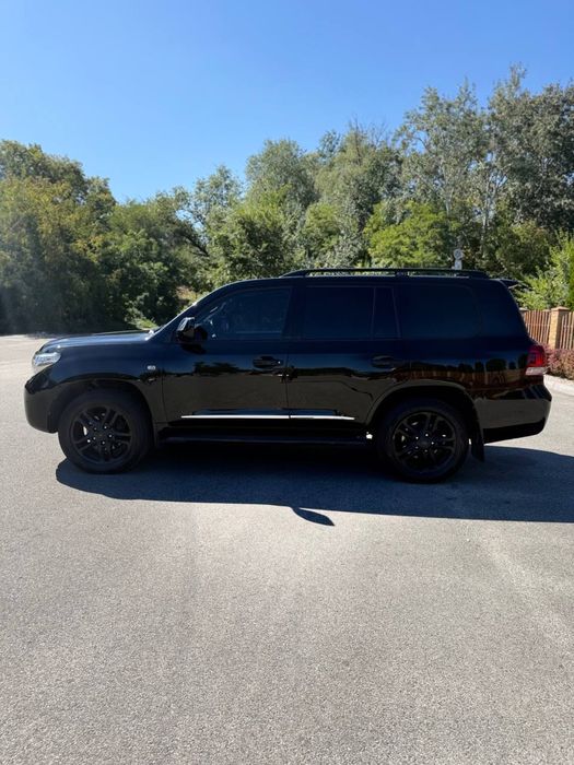 Toyota Land Cruiser 200