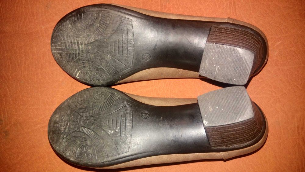 Sapatos senhora marca Saltar