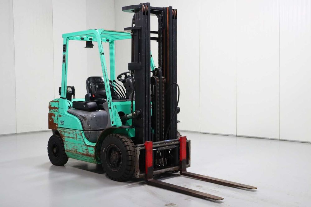 Empilhador mitsubishi 2500kg