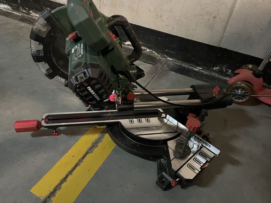 Piła ukosowa parkside PZKS 2000 C3