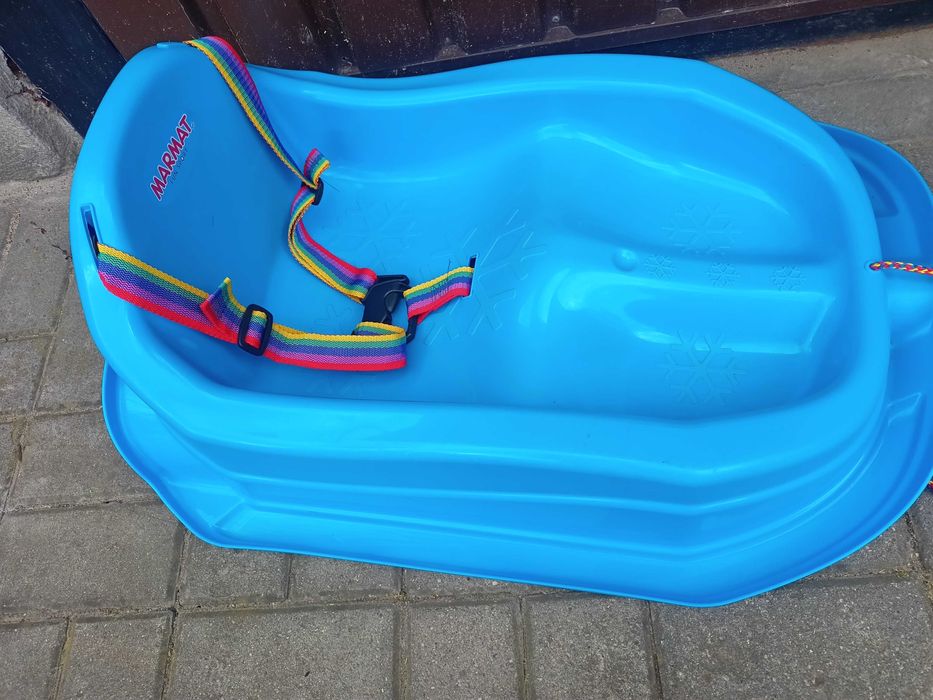 Sanki plastikowe z pasami bezpieczeństwa Marmat