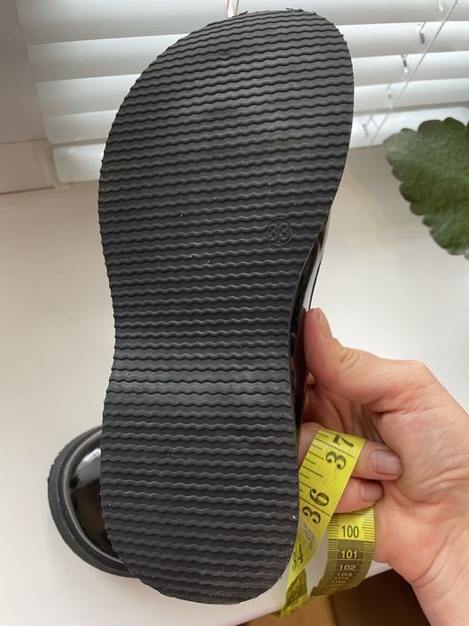 Туфлі лакові для дівчинки