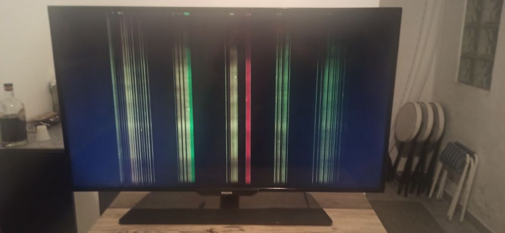 TV Philips 40" [para reparo]