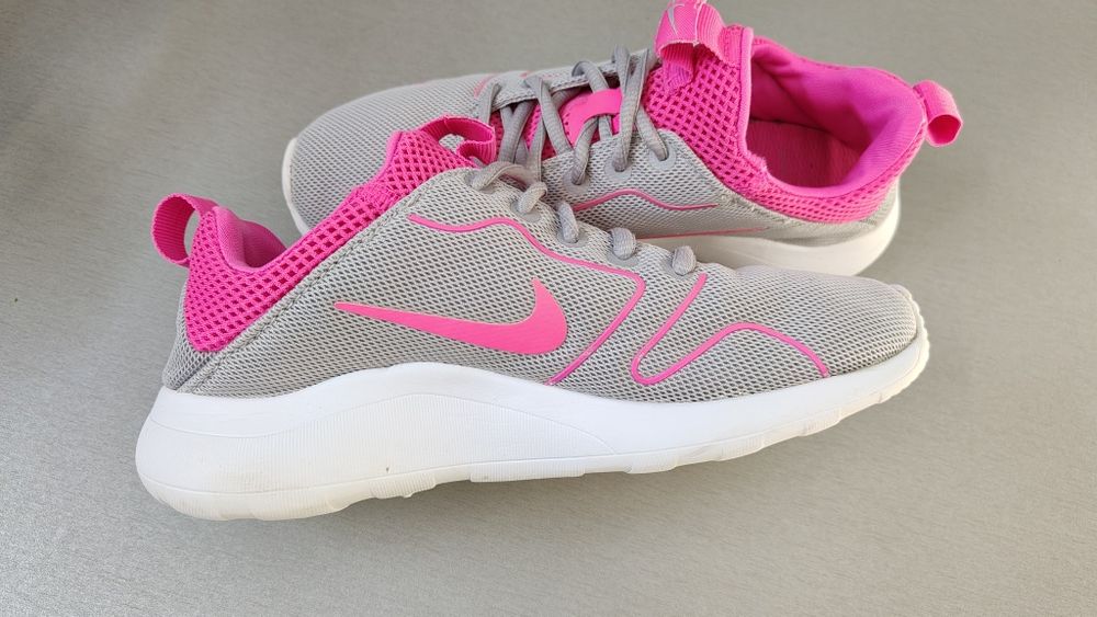 Кросівки Nike, устілка 24,5 см ,розмір  37,5