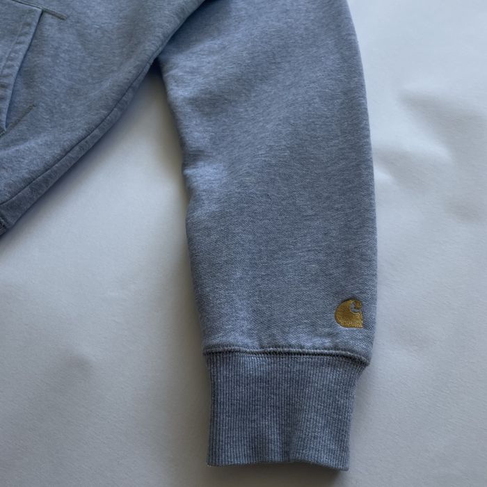 кофта CARHARTT.