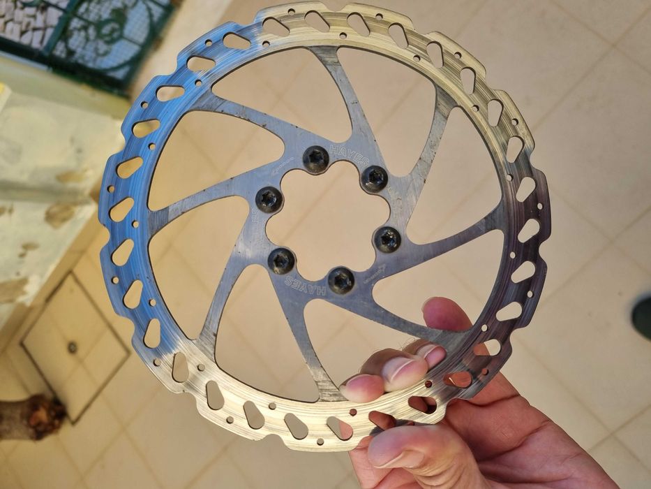 Material ciclismo usado pneus sapatos suporte bidon disco travão