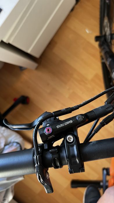 Vendo par de travoes shimano mt6100 no estado como na fotos