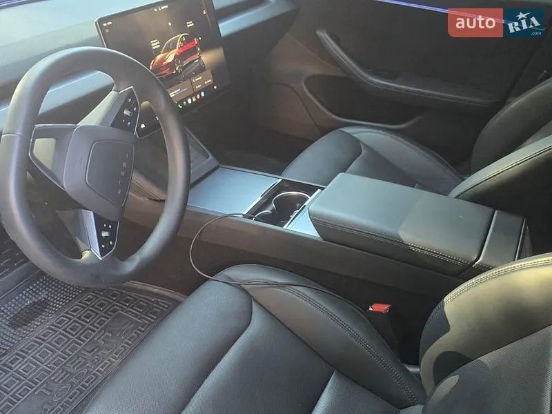 Tesla Model 3 2024