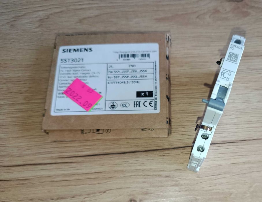 SIEMENS przełącznik sygnału usterkowego, DPST-NO, do MCB 5SL/5SY i 5SP, RCBO 5SU1 i MCCB FI 5SV